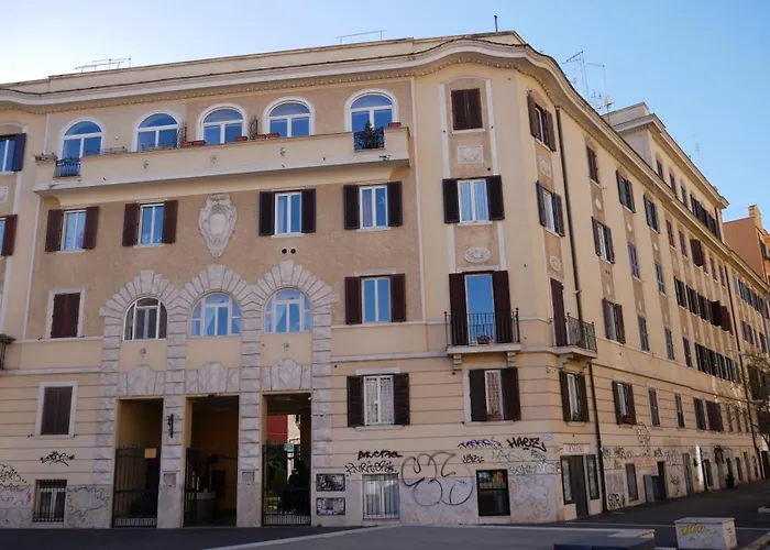 Vera Roma Suite&Apartment - Charming 3 Bedroom Apt - 20Min Walk From Colosseum
